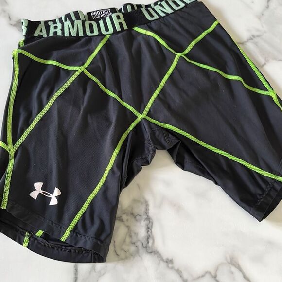 Under Armor Biker Short Sz. L - Picture 1 of 4